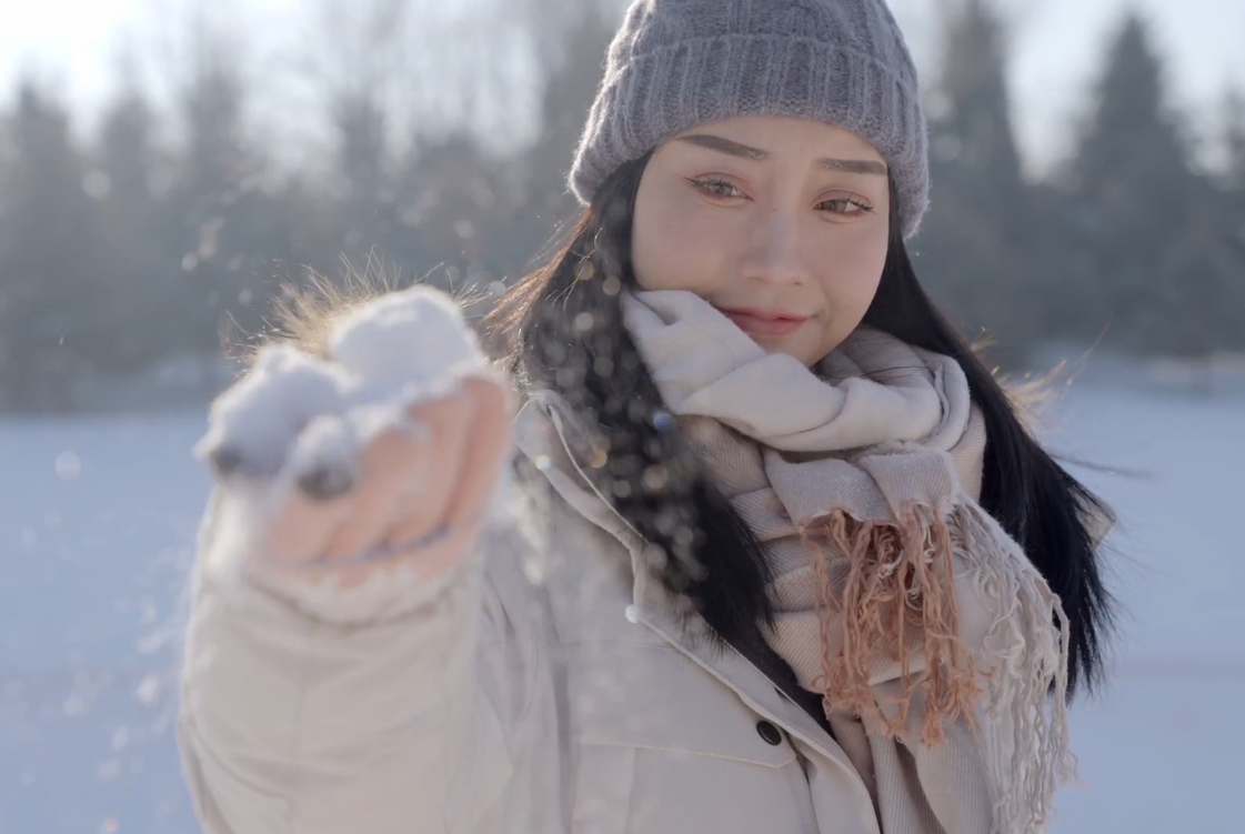 大雪至，人间至此雪盛时，岁暮天寒，顺问冬安